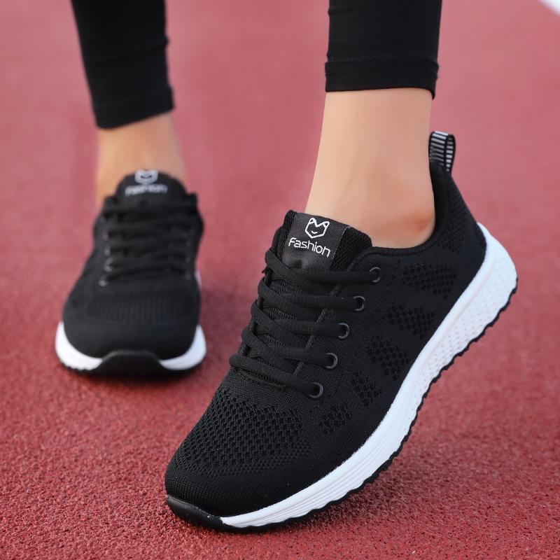 Spring and summer sports shoes running shoes mesh lightweight travel shoes student soft-soled casual shoes