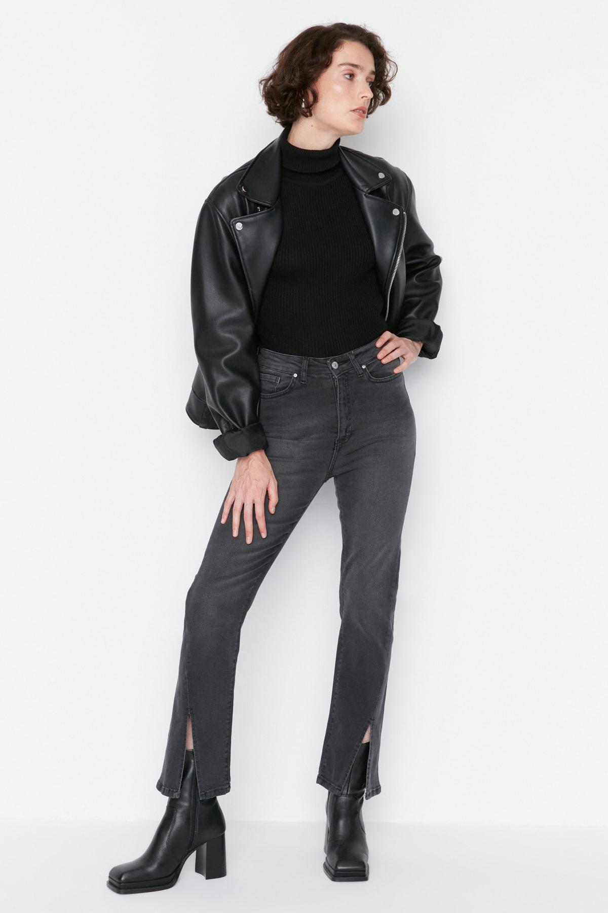 

Джинсовые брюки цвета индиго с разрезами TCTAW23JE00062