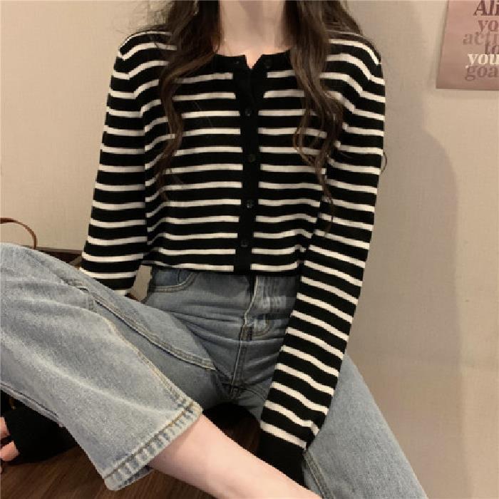 Early autumn striped knitted cardigan women s top new long-sleeved jacket loose spring and autumn bottoming sweater women One size fits all