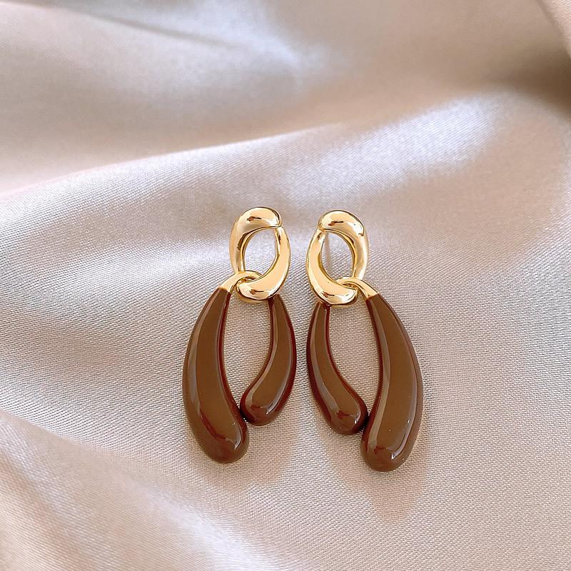 Maillard Retro Coffee Earrings Vintage Hong Kong Luxury Studs Chic Versatile Accessories for Women