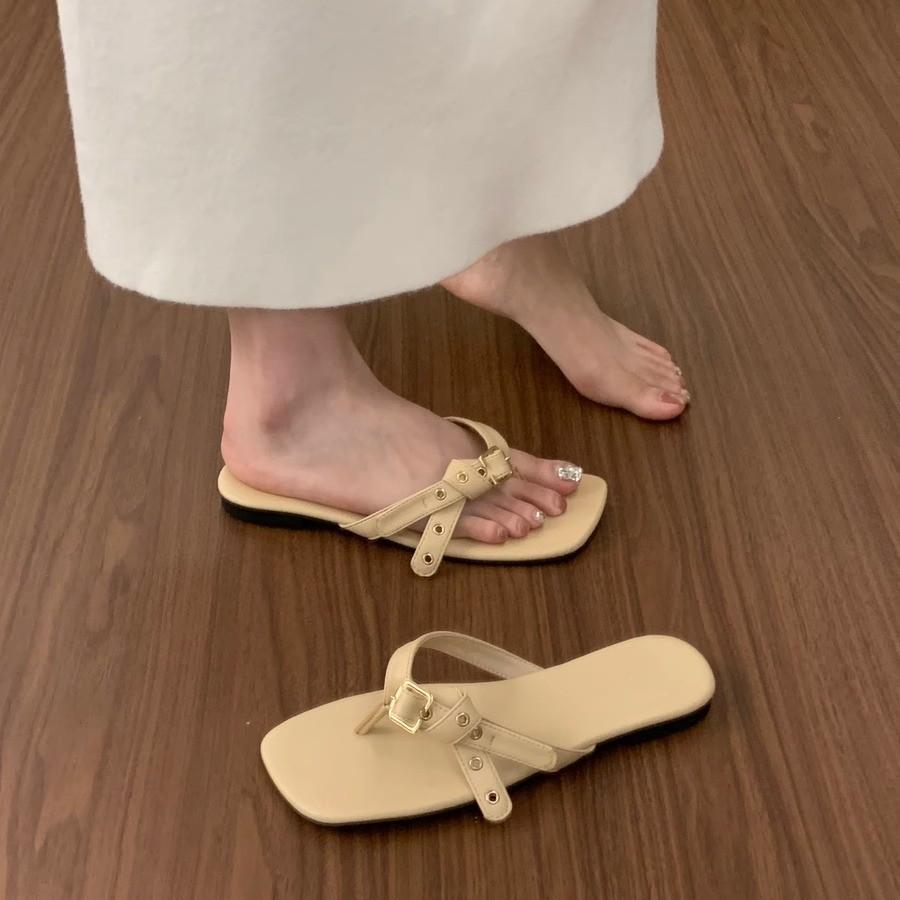 Korean version of niche pinch-foot flip-flops shoes for women's summer wear 2025 new fashion with skirts, beach cool slippers for children