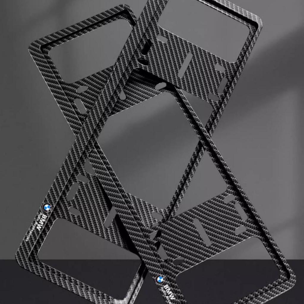 Ramka ochronna na tablicę rejestracyjną BMW do Serii 3, 5 oraz X1-X5 - Pogrubiony uchwyt ze stopu aluminium.