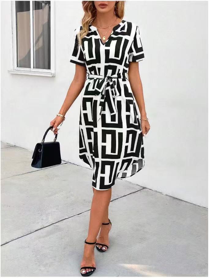 European American Women's V-neck Printed Dress