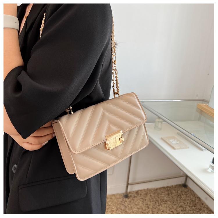

Small bag women 2024 popular new fashion diamond embroidery thread shoulder messenger bag chain Internet celebrity small square bag хакі