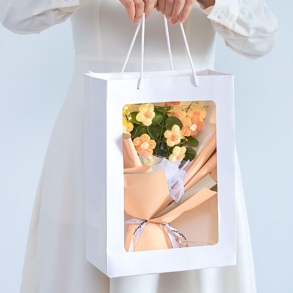 Wunderschöner Abschlussblumenstrauß mit Geschenktüte, gewebter Wollstrauß, gehäkelter Blumenstrauß