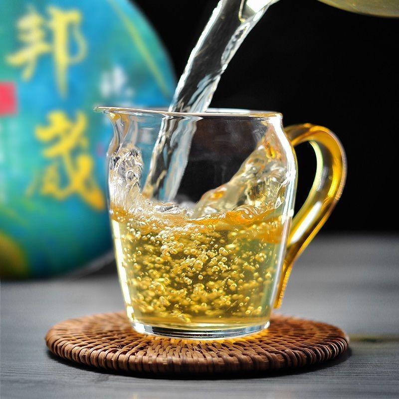 Pu-erh Raw Tea Yunnan Ancient Tree Pure Material Seven Seed Cake Spring Tea 200g