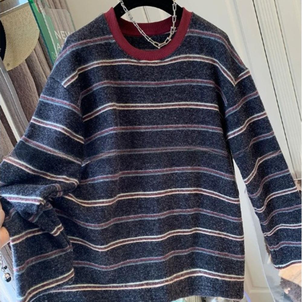 Extra-large Size Soft and Fluffy Textured Striped Long-sleeved T-shirt for Women in Autumn