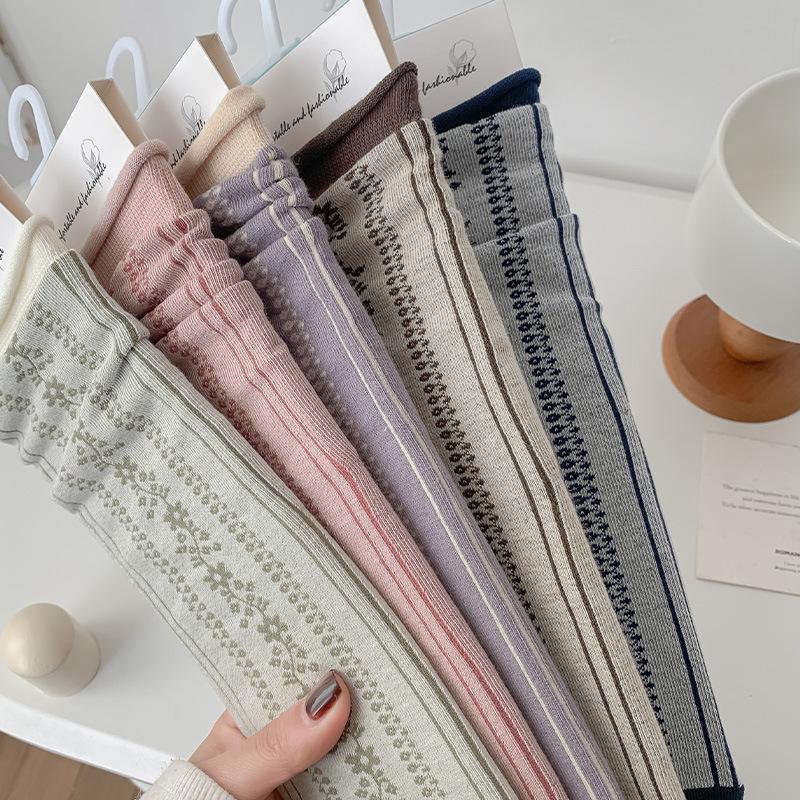 Boneless Retro Flower Design Stacking Socks Girl Korean Versatile Small Leather Shoes Floral Striped Medium Tube Socks Tide