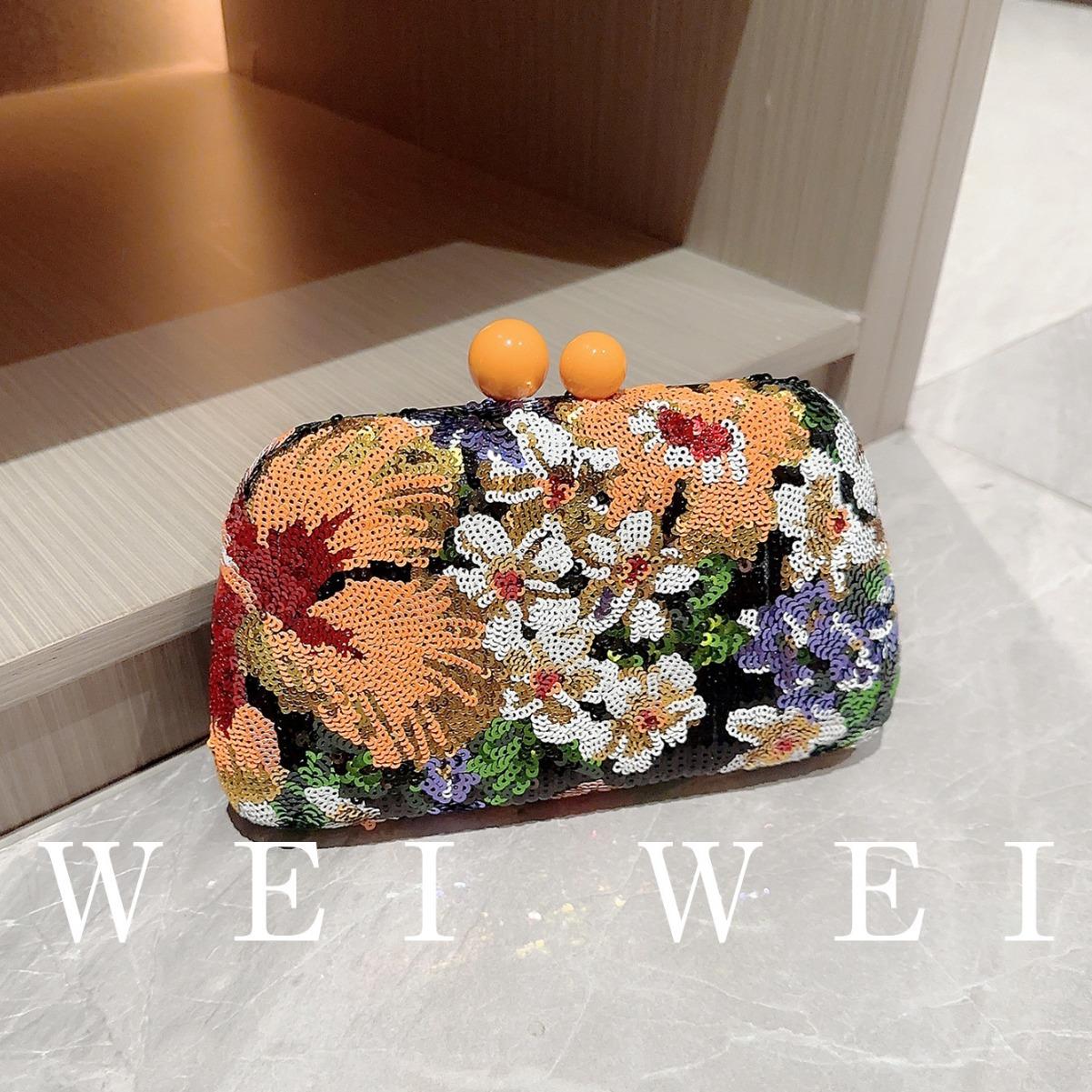 

Women s embroidered pearl random pattern dinner bag, detachable shoulder strap box bag, perfect choice for parties, dances оранжевый