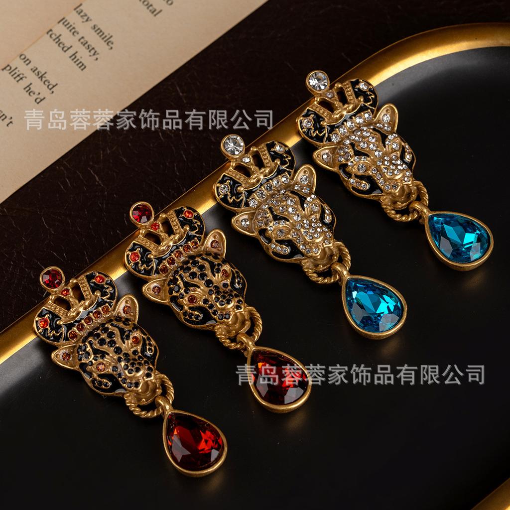 Vintage Colored Heavy Industry Mythical Beast Leopard Head Shaped Earrings Set With Diamonds Water Droplets Retro Atmospheric