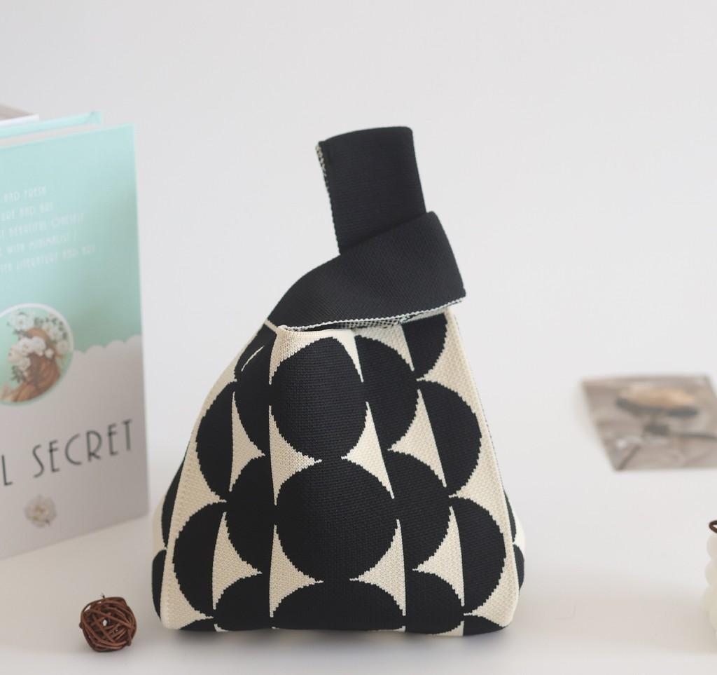 Trendy Knit Bucket Bag For Women Soft And Spacious Tote Bag With Eye-catching Patterns Ideal For Daily Wear And Gifts