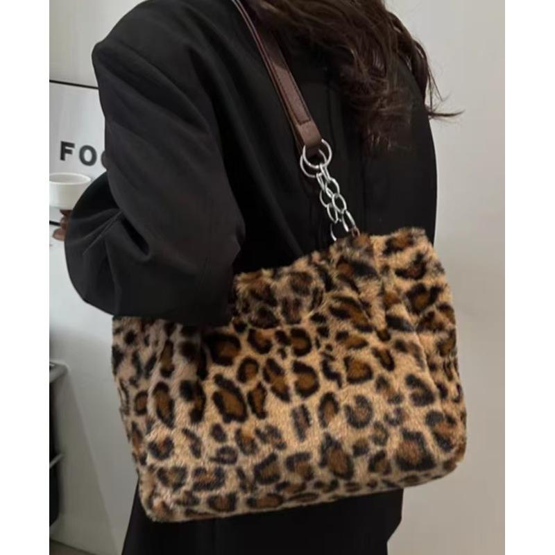 Niche Design, Autumn and Winter New Styles, Plush Chain Bag, Women's, Casual Versatile, Leopard Print Tote Bag, Commuting Shoulder Bag