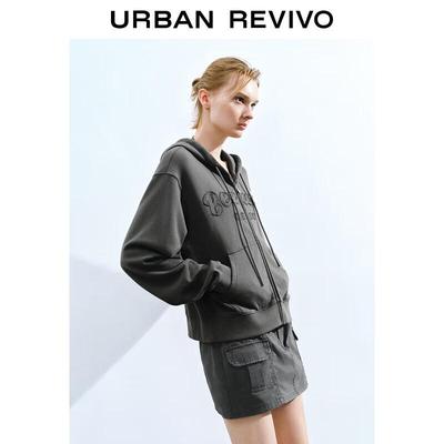 Üst Kıyafetler – Kapşonlu Kazaklar & Svetşörtler