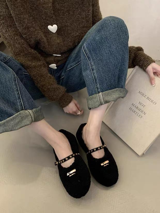 2025 autumn new retro flat-soled soft-soled fluffy shoes for women to wear autumn and winter velvet cotton shoes Mary Jane shoes