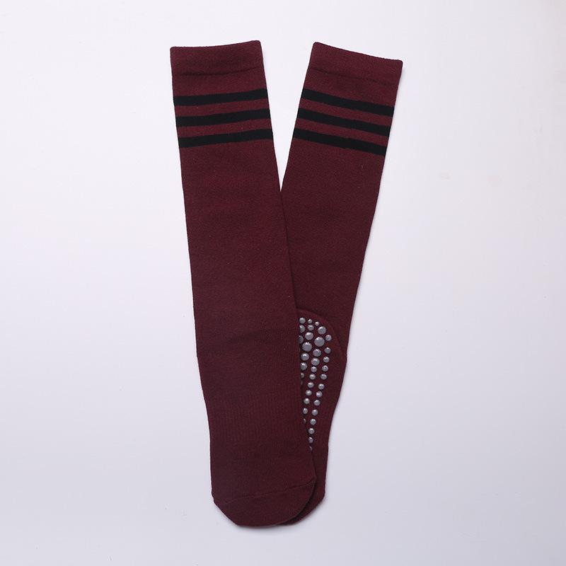 

2022 Preppy Mid-Calf Yoga & Dance Socks - Three-Stripe Warmth for Autumn/Winter One Size вино красного