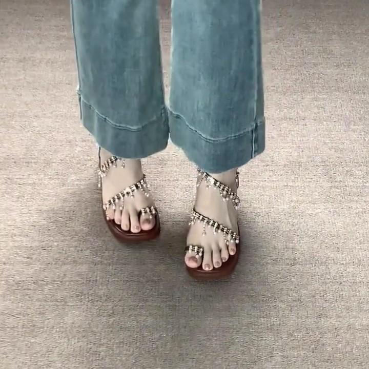 Bohemian Vacation Wind Pinch Feet Thick Heel Pearl Pendant Sandals Women's Summer Square Head Gold Rhinestone Roman Sandals