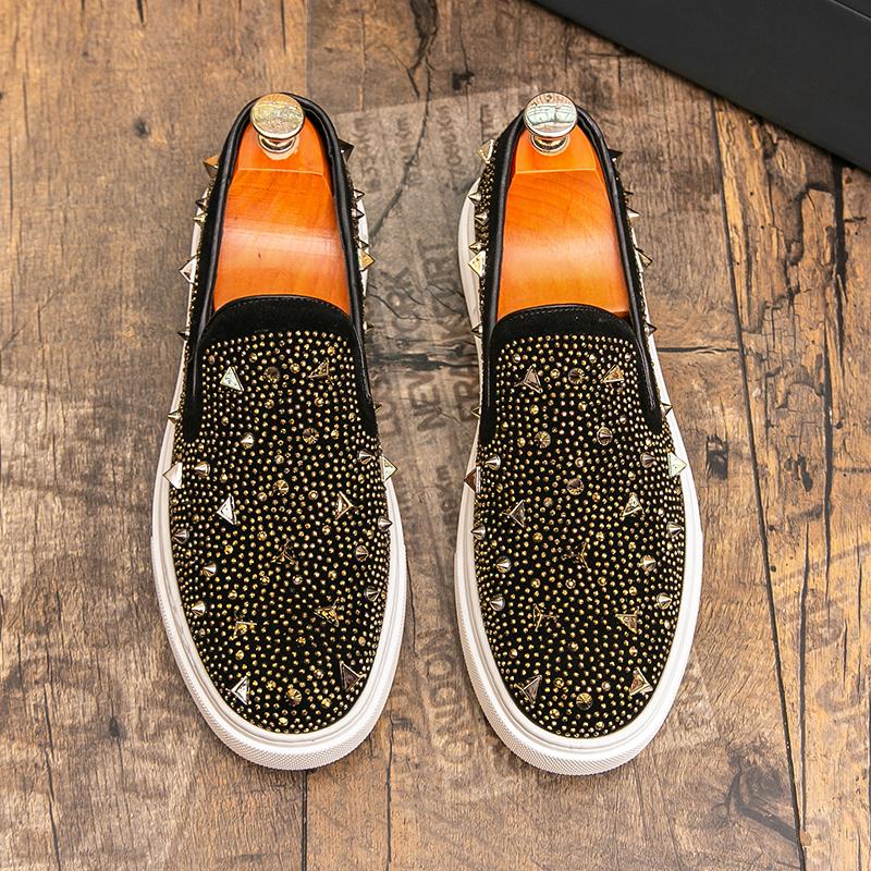 

Fashion Men Casual Fashion Board Shoes Black Gold Men Lightweight Comfortable Brand Loafers British Business Office Travel Shoes 38-45 45