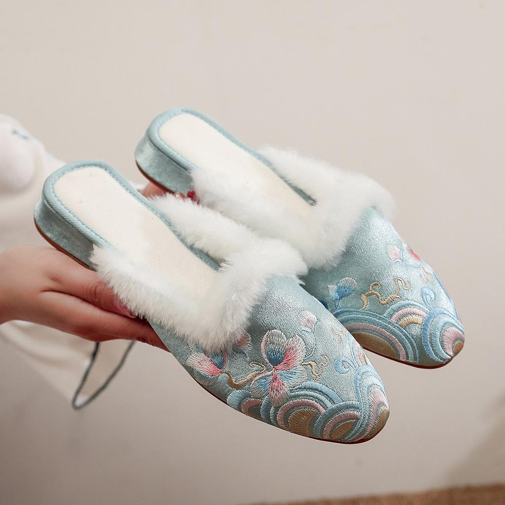 [Hailu] 2025 Winter New Embroidered Women's Indoor Han Elements Antique Embroidered Shoes Hanfu Women's Velvet Slippers