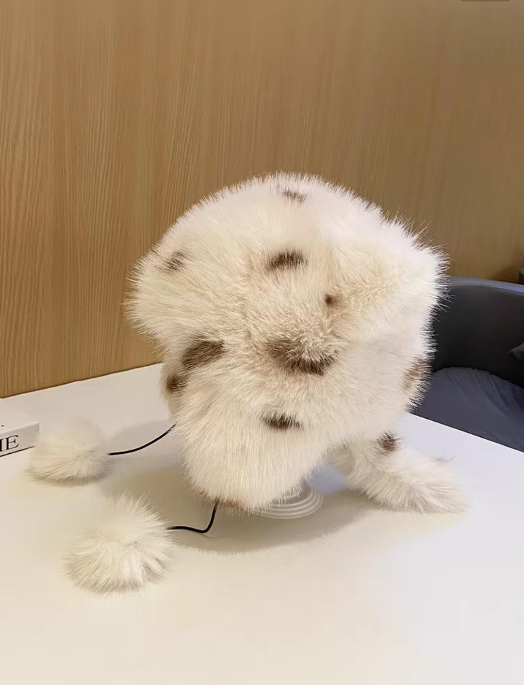 

Теплая ветрозащитная шапка Lei Feng из искусственного меха с наушниками для женщин