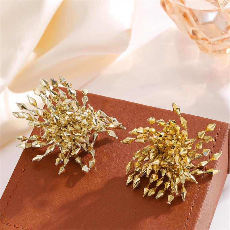 Sectional Flower Stud Earrings - Fashionable and Exaggerated Earrings with A Small-batch, High-end Design - Women's Accessories