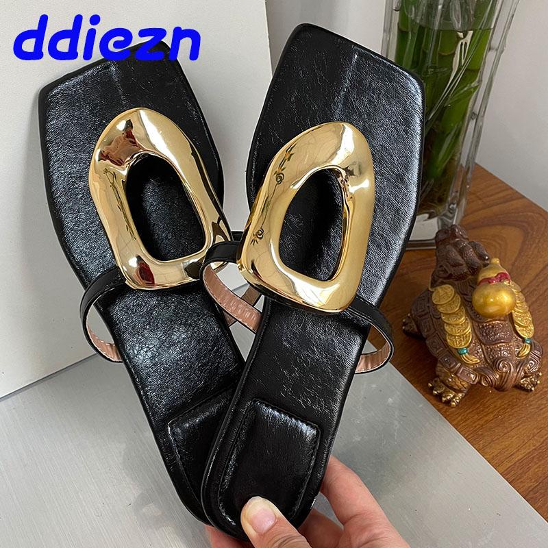 Fashion Black Luxury Slides Ladies Flats Slippers Shoes Female Flip Flops Summer Beach Fashion Metal Women Slippers Shoes Big Size