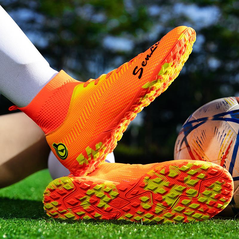 New high-top football shoes, men's and women's young college students' training shoes, long nails, broken nails, adult non-slip football training
