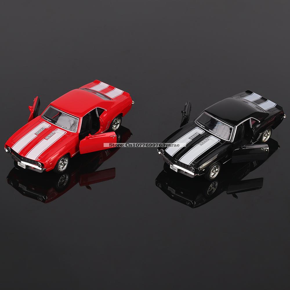 1:36 Chevrolet Corvette 1969 Bmw M3 1987 Alloy Car Model Car Model Toy Casting Series Collection Ornament Gift Christmas Gift