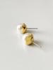 Elyona Elyona Light Back Pearl Earrings 10Mm Point Pearl Earrings (Gold/Silver)