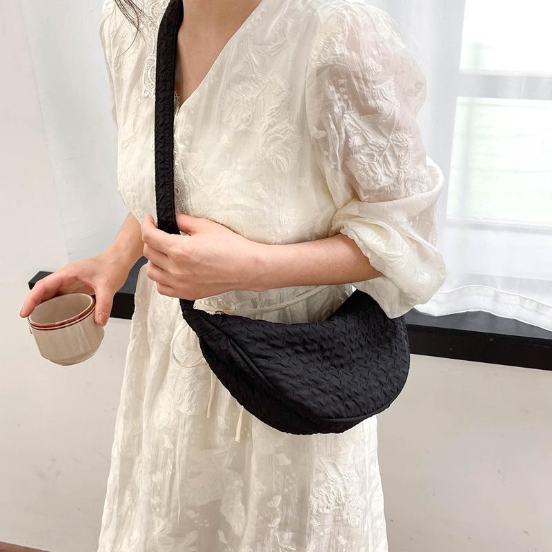 Women Solid Color Zipper Dumpling Bun Inclined Satchel Bag Leisure Large Capacity Shoulder Bags Wrinkled Adjustable Band Strap