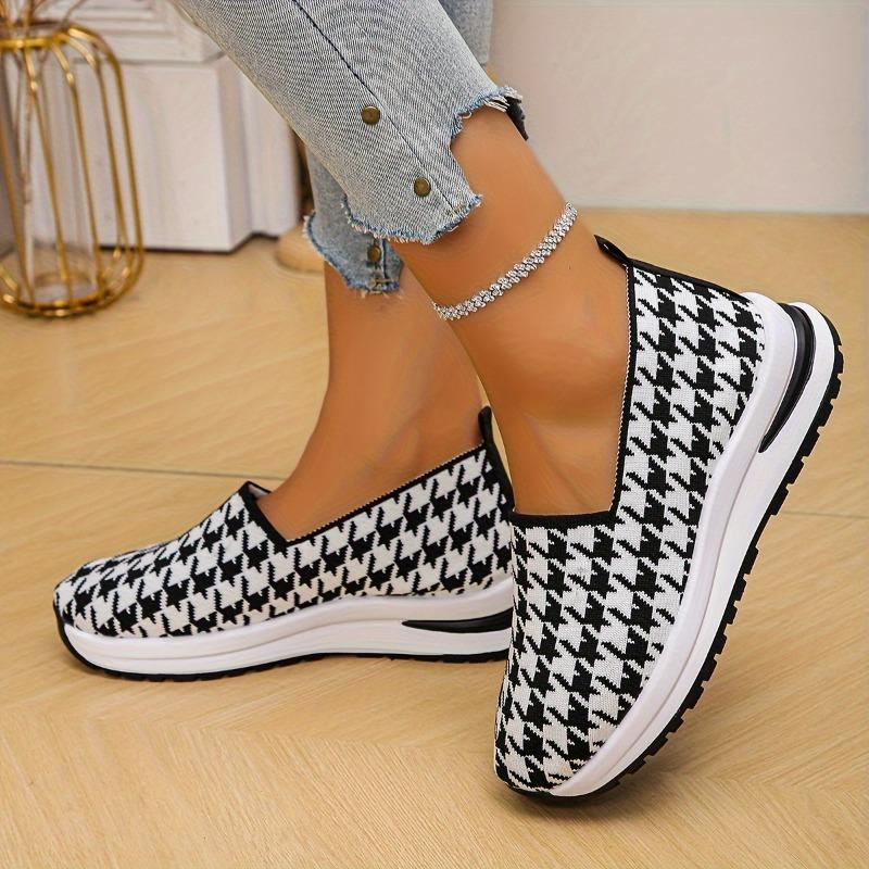 Lightweight Breathable Women's Slip-On Running Shoes Houndstooth Pattern Casual Sneakers with TPR Sole for All-Season Outdoor Walking