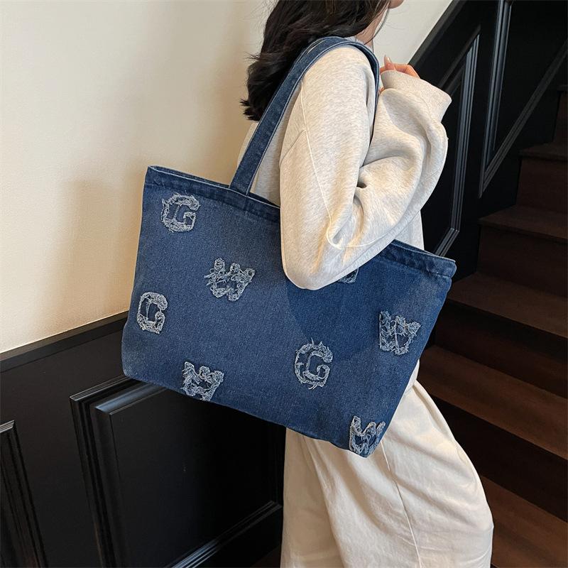 Spring New Niche Design Large Capacity Bag 2025 Fashion Trend Armpit Bag Women's Shoulder Tote Bag