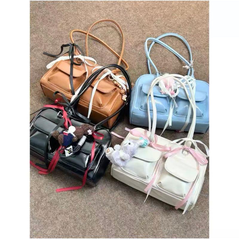 

Южная Корея Юнчжэнь Сумка в том же стиле Женская 2025 Новое поступление Фантазийная сумка с лентой Меньшинство Все-сочетающаяся Сумка на плечо для поездок на работу Blue leather (no scarf pendant)