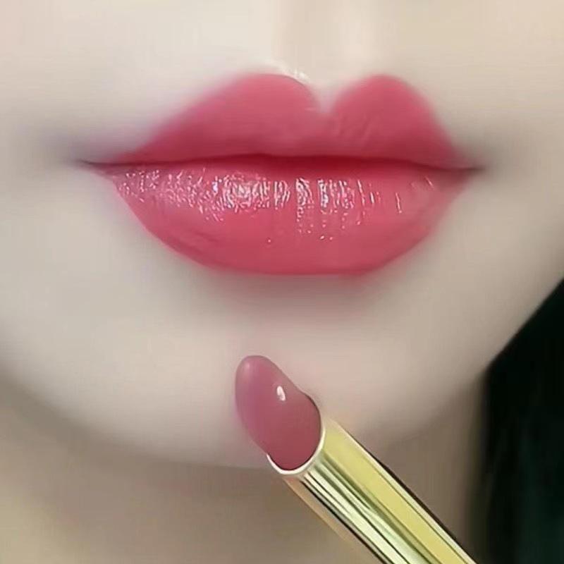 

Невыцветающая, стойкая помада и карандаш для губ цвета корицы нюд для светлой кожи