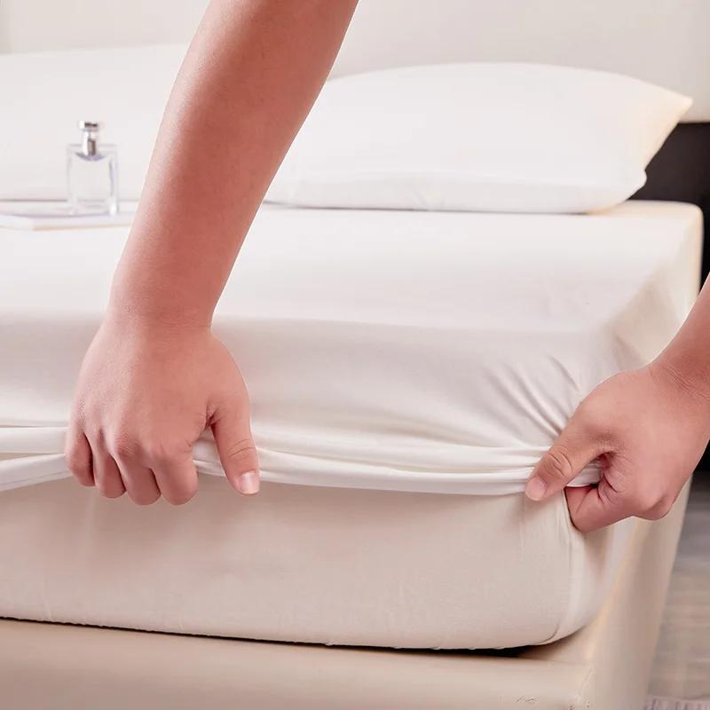 Safe Waterproof Mattress Protector, Soft Comfortable Breathable Solid Color Bedding Mattress Cover Fitted, No Pillowcases