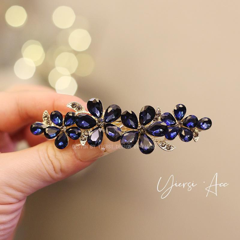 Large Spring Hairpin: Half-Tied, Horizontal Clip for Back of Head or Ponytail, Ideal for Mothers' Hairstyles.