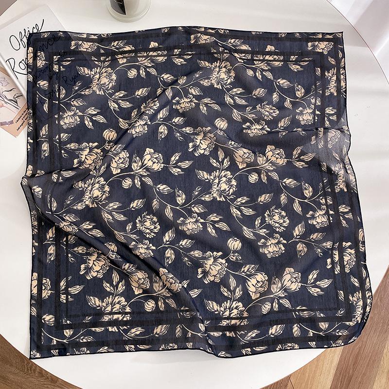 Classic retro silk cotton square scarf women s spring literary and artistic decoration travel sunscreen silk pure cotton blend 70 silk scarf shawl 67cm