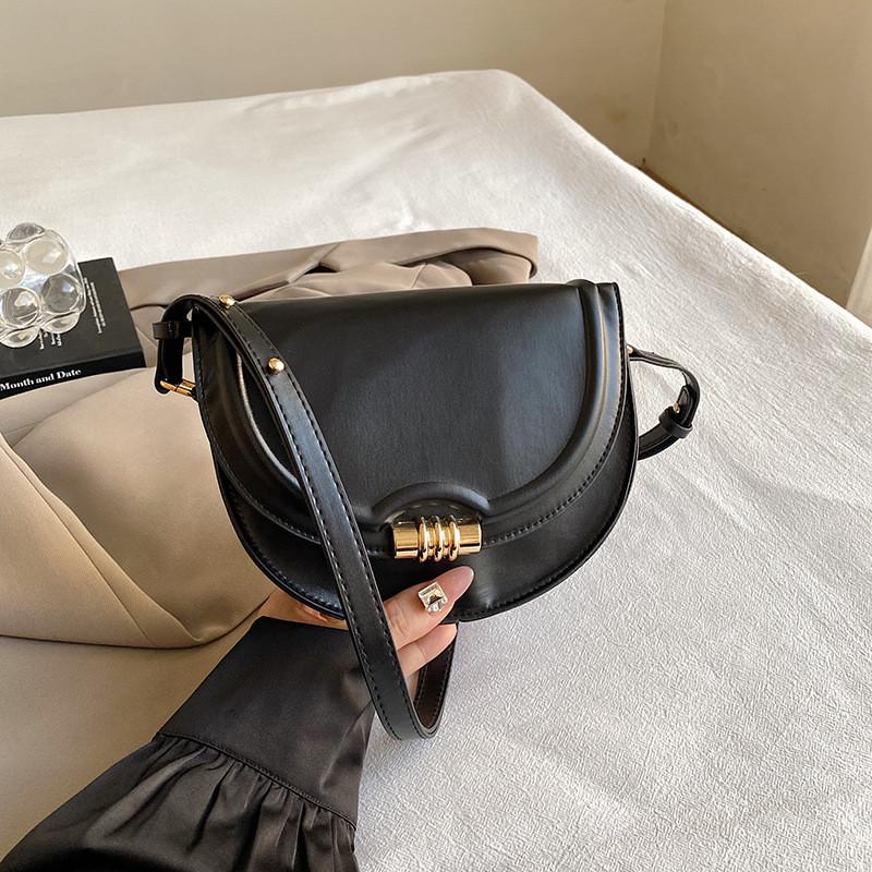 Stylish Vintage Saddle Bag For Women With Trendy Colors And Soft Pu Material