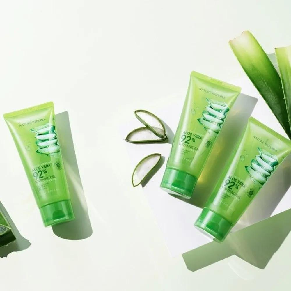 1+1+1 Soothing & Moisture Aloe Vera Soothing Gel (Tube)