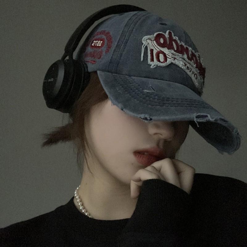 Vintage Vintage Baseball Cap with Washed Holes, Denim Wide Brim, Duckbill Cap, Face Enhancing Small Hat
