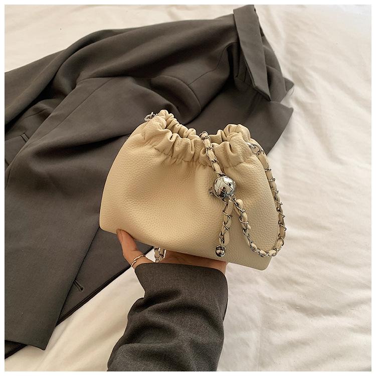 

Women s bag 2025 new summer Korean version hand carry pleated messenger cloud bag simple fashion casual chain shoulder bag белый