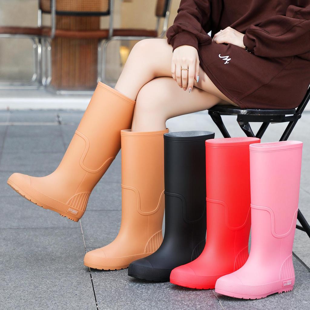 Women's Fashionable Non-Slip High-Top Rain Boots with Fleece Lining for Warmth