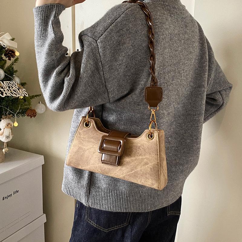 

Premium sense of foreign style niche design bag women s 2025 new trendy ins shoulder messenger bag fashionable underarm bag 28*6*15 коричневый