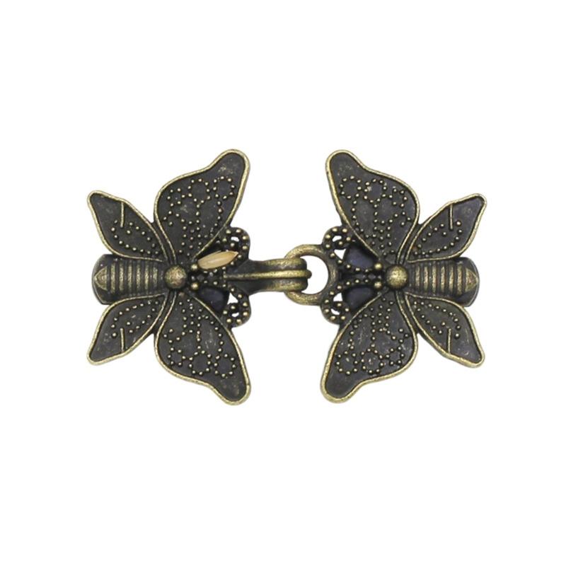 Retro Sweater Clip Cape Cloak Clips Fashion Antique Elaborate Butterfly Shape Shawl Collar Clasp for Girl Women