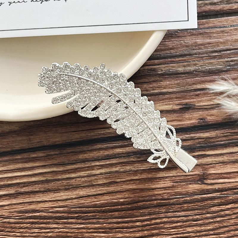 Luxury Feather Design Sparkling Rhinestone Leaf Hair Clips Glittering Leaf Duckbill Hair Barrettes Hairpins for Women Stylish Hair Accessories