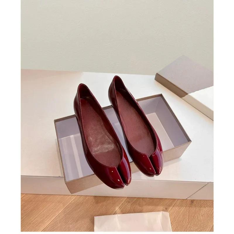 Fashion Women Tabi Ninja Ballet Flats Split Toe Mary Janes Patent Leather Party Shallow Mouth Single Shoes Solid Sandals Ladies Loafers