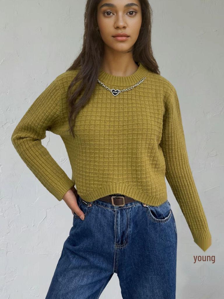 Women's Retro Plaid Knitwear: Round Neck Long Sleeve Cardigan with Metal Chain