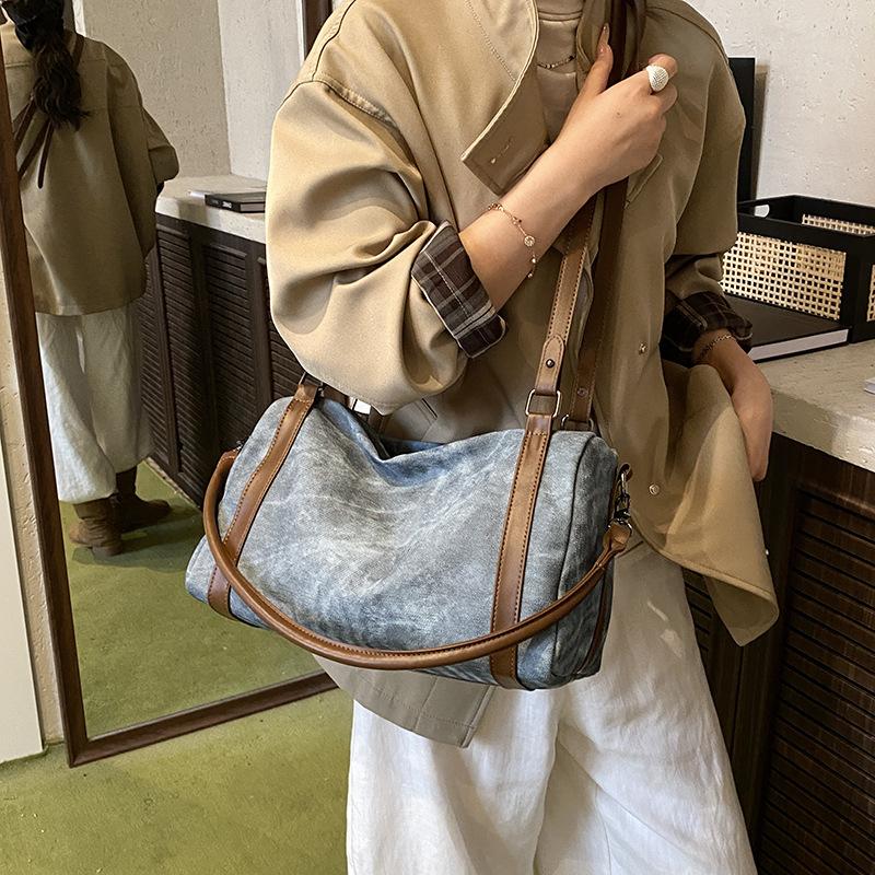 Retro bag women's large capacity 2025 new autumn and winter versatile shoulder messenger bag casual commuter underarm pillow bag