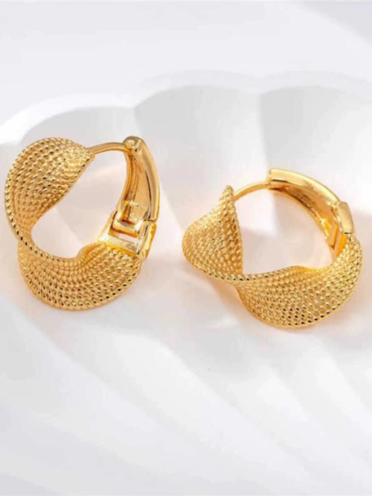 

Geometric Twist Minimalist High-End Semicircle Drop Earrings - Fashionable Korean Design Studs