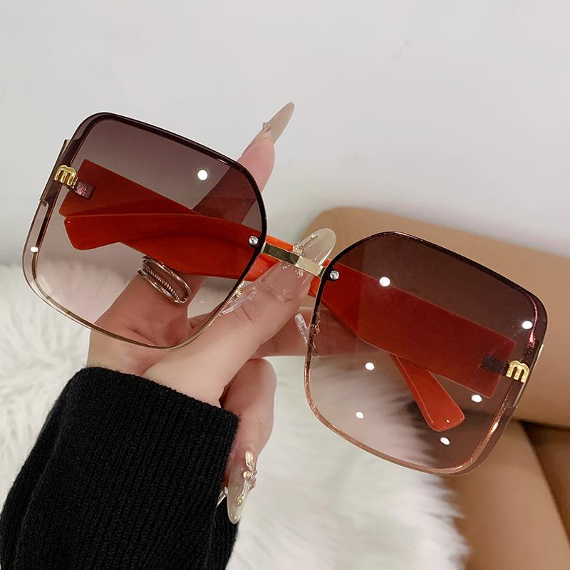 Fashionable High-end Sunglasses Trendy Large Frame UV Anti-light Glasses For Women 90316