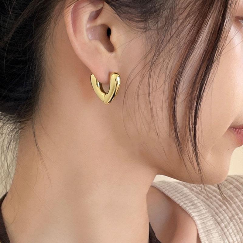 Korean Style Metallic Hollow Heart Earrings for Women - Peach Heart Design, Niche Personality Jewelry